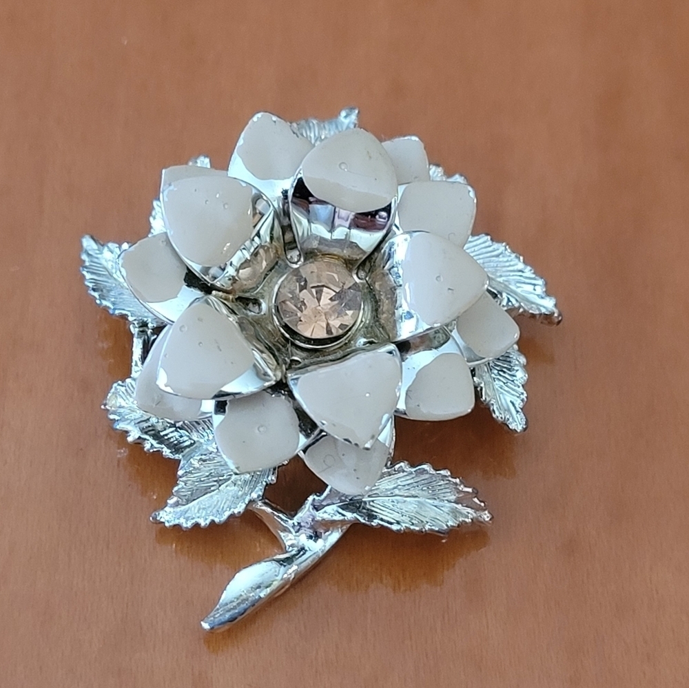 Vintage Floral Brooch Silver Tone Cream Enamel Amber Rhinestone Flower Pin